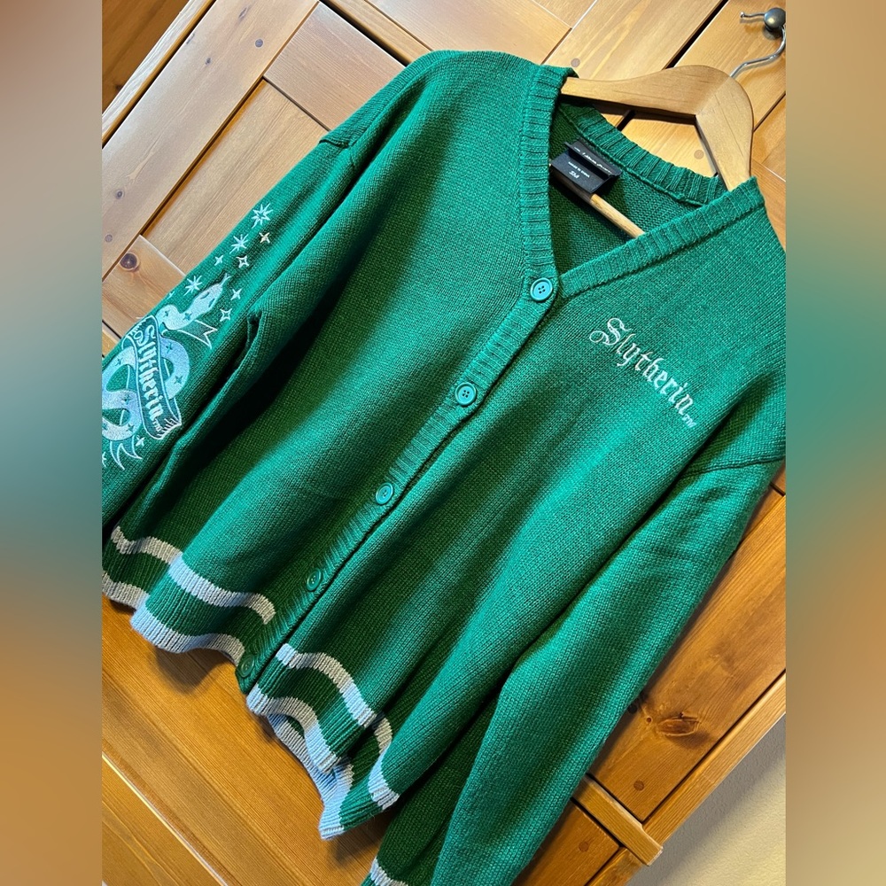 Harry Potter Slytherin house apparel, green in color with grey design size small